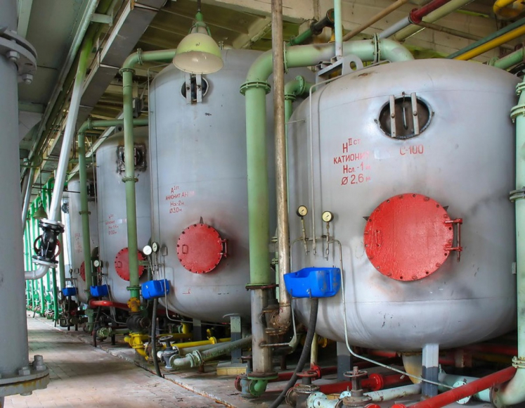 Large storage tanks